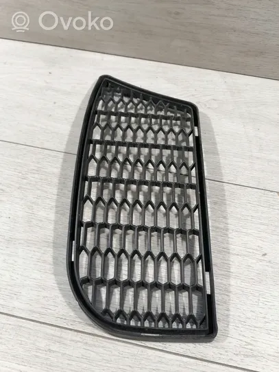 BMW M5 Grille inférieure de pare-chocs avant KM510266