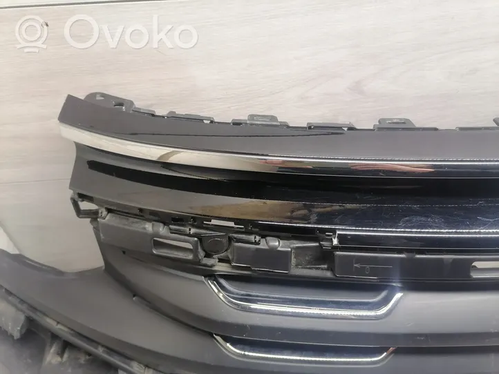 Citroen C5 Aircross Etupuskurin ylempi jäähdytinsäleikkö 9825347677