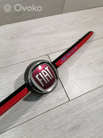 Fiat 500L Grille calandre supérieure de pare-chocs avant 735637413