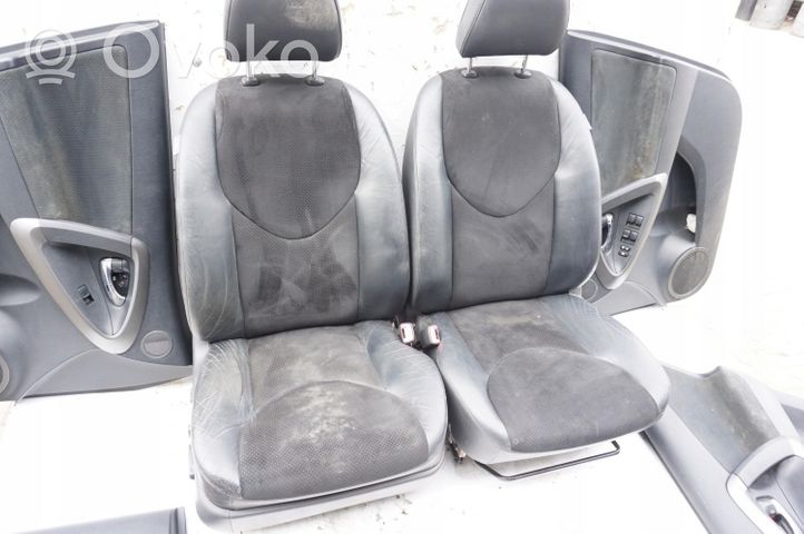 Toyota Yaris Комплект сидений 
