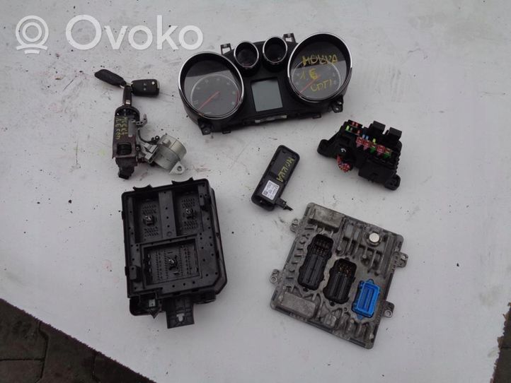 Opel Mokka Komputer / Sterownik ECU silnika 