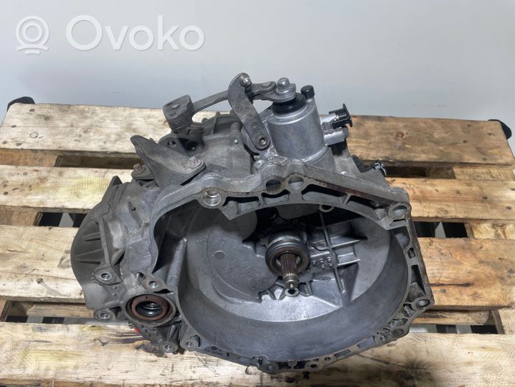 Opel Zafira C Manual 6 speed gearbox 55575539