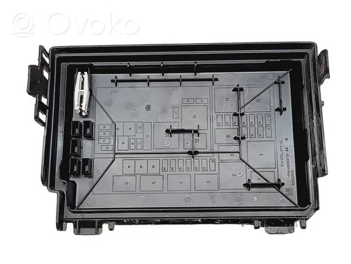 Opel Meriva B Coperchio scatola dei fusibili 13246936