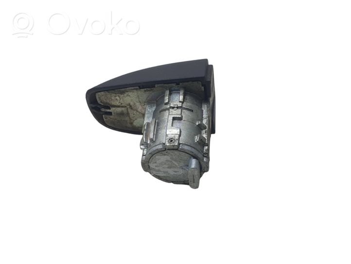 Mercedes-Benz Vito Viano W447 Wkładka zamka drzwi przednich A4477600060