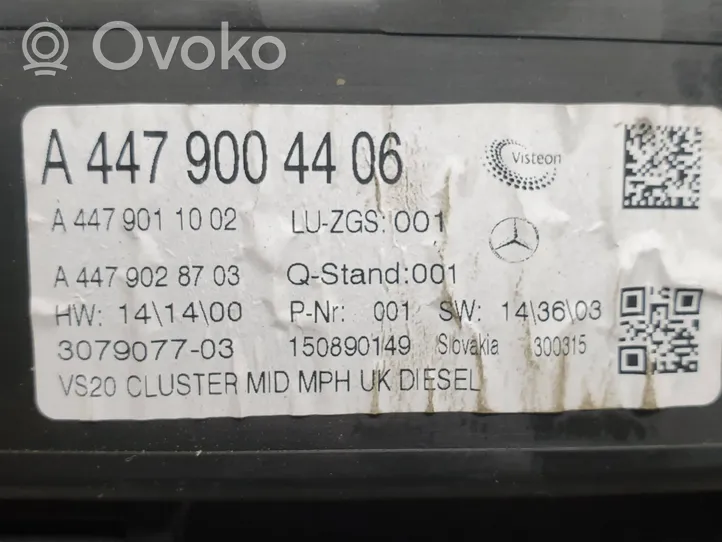 Mercedes-Benz Vito Viano W447 Licznik / Prędkościomierz A4479028703