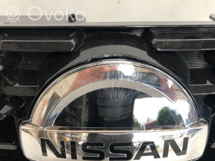 Nissan Qashqai J12 Griglia superiore del radiatore paraurti anteriore 623106UA