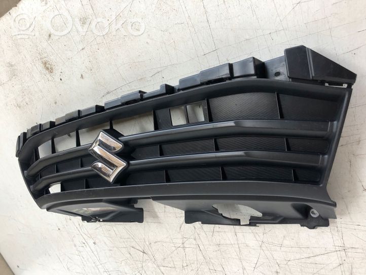 Suzuki Celerio Grille calandre supérieure de pare-chocs avant 7174184M0