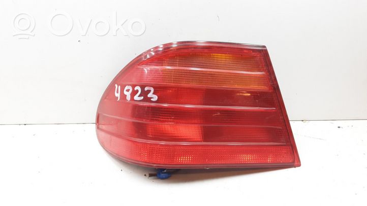 Mercedes-Benz E W210 Lampa tylna 197201