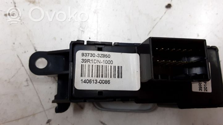Hyundai i40 Traction control (ASR) switch 937303Z850