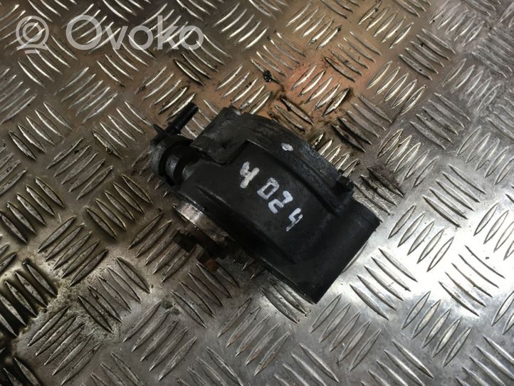 Citroen Berlingo Pompa podciśnienia / Vacum D1562C1