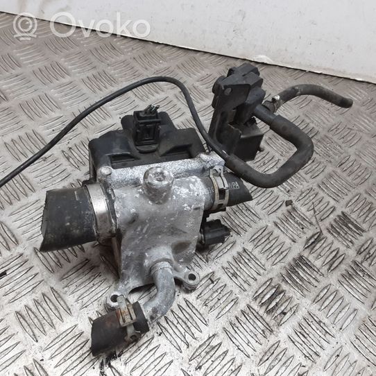 Ford Mondeo Mk III Termostaatin kotelo 1S7G3K556AJ