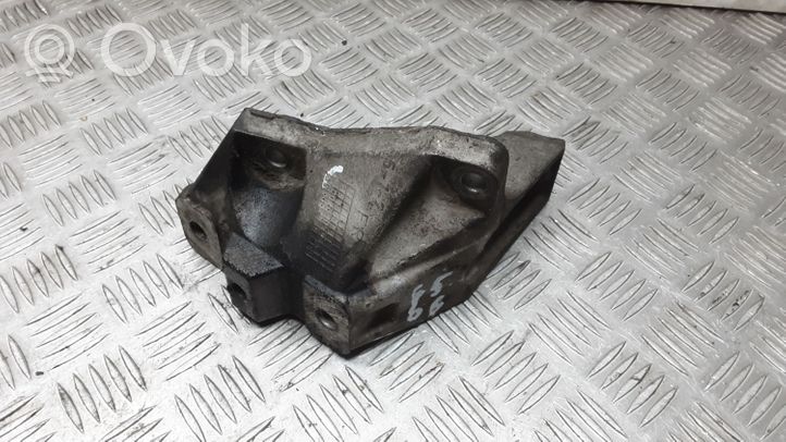 Volkswagen Bora Łapa / Mocowanie silnika 1J0195117Q