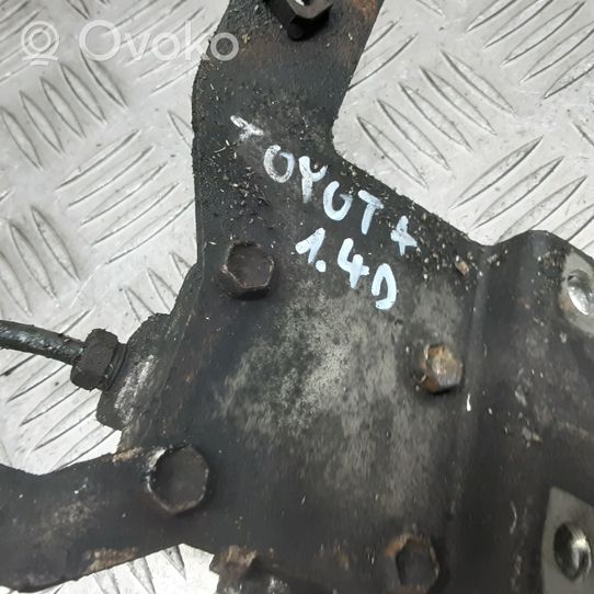 Toyota Corolla E120 E130 Autres pièces compartiment moteur 