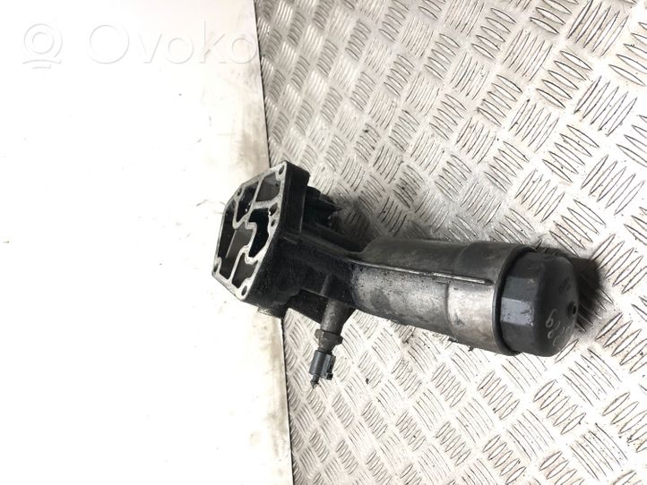 Volkswagen PASSAT B5 Soporte de montaje del filtro de aceite 038115389C