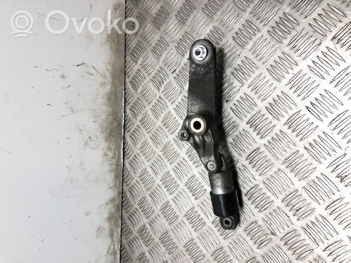 Toyota Corolla E120 E130 Kita variklio skyriaus detalė 3023