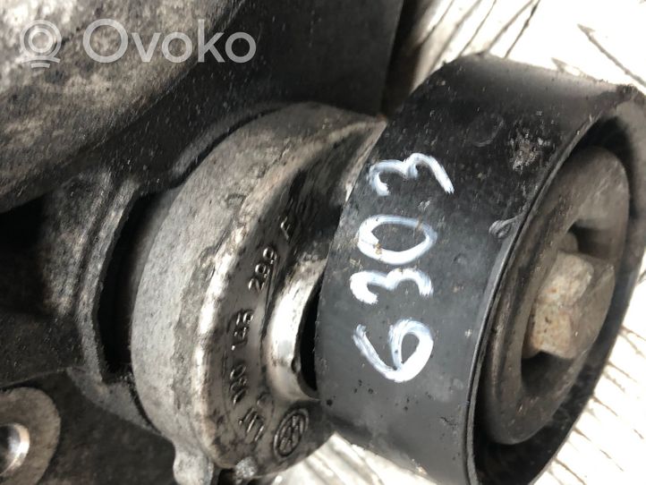 Volkswagen Golf V A/C-kompressorin kannatin 036260885