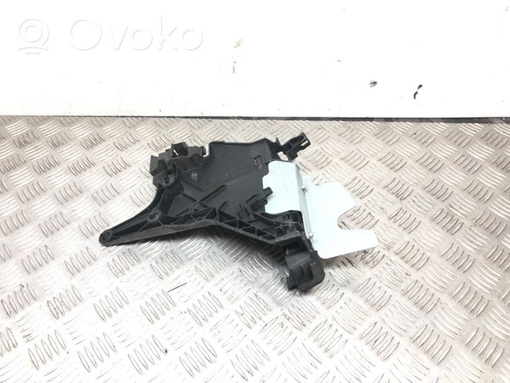 Volvo XC70 Rear door exterior handle/bracket 08663908