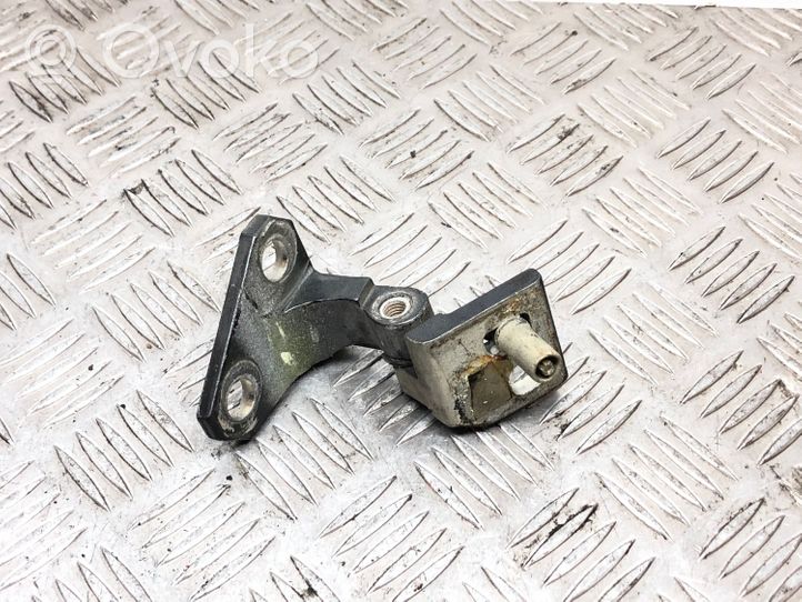 Volkswagen Jetta V Front door upper hinge 