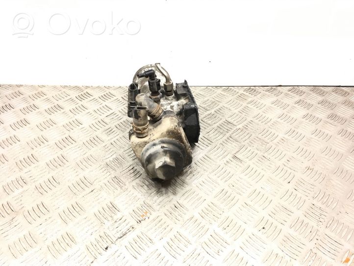 Volkswagen Caddy Supporto di montaggio del filtro dell’olio 045115389E