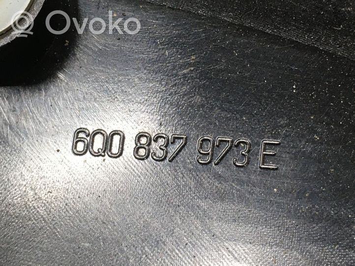 Volkswagen Polo IV 9N3 Obudowa lusterka zewnętrznego drzwi 6Q0837973E