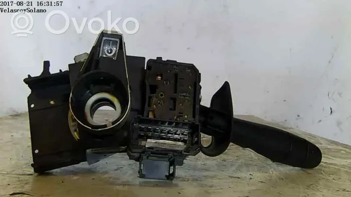 Renault Kangoo III Manetka / Przełącznik wycieraczek 8200379529