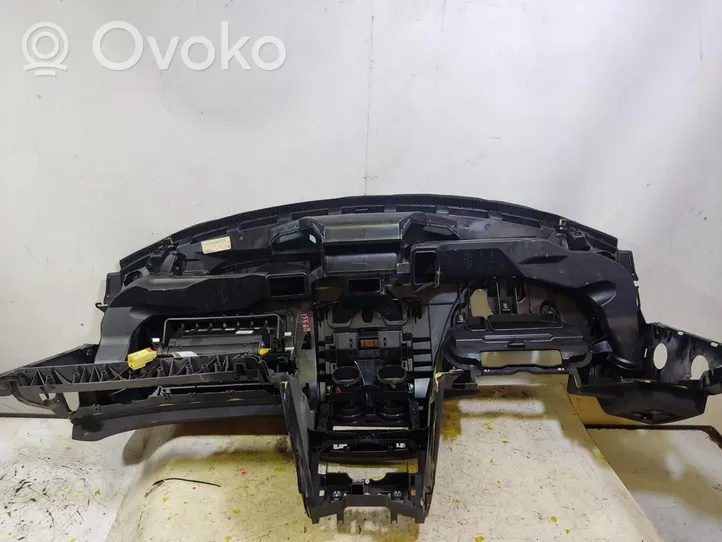 Nissan Qashqai Kojelauta 06392077LG