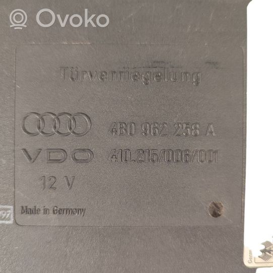 Audi A4 S4 B5 8D Modulo comfort/convenienza 4B0962258A