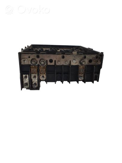 Volkswagen Polo IV 9N3 Module de fusibles 1K0937124H