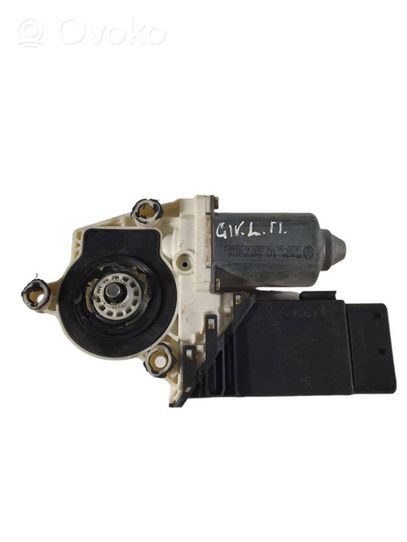 Volkswagen Sharan Moteur de lève-vitre de porte avant 05076220