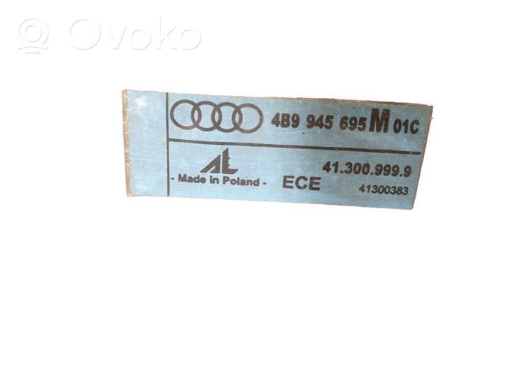 Audi A6 S6 C5 4B Galinio dangčio numerio apšvietimo juosta 4B9945695M