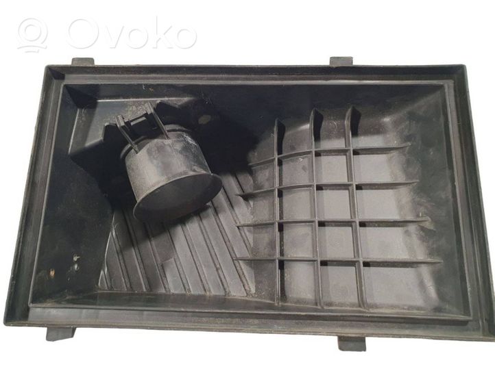 Volkswagen PASSAT B4 Oro filtro dėžė 3A0129607B