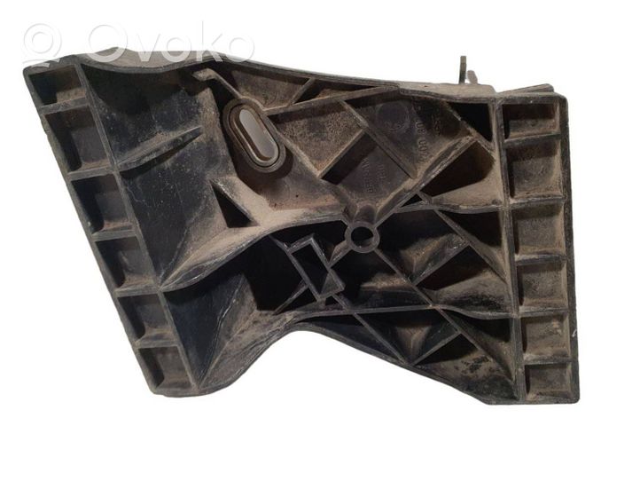 Audi A8 S8 D2 4D Support de pare-chocs arrière 4D0807572