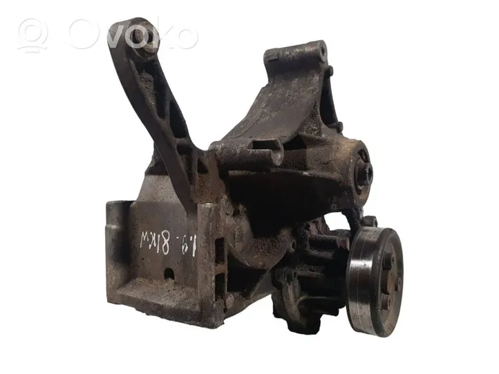 Volkswagen PASSAT B5 Soporte del alternador 028903143AF