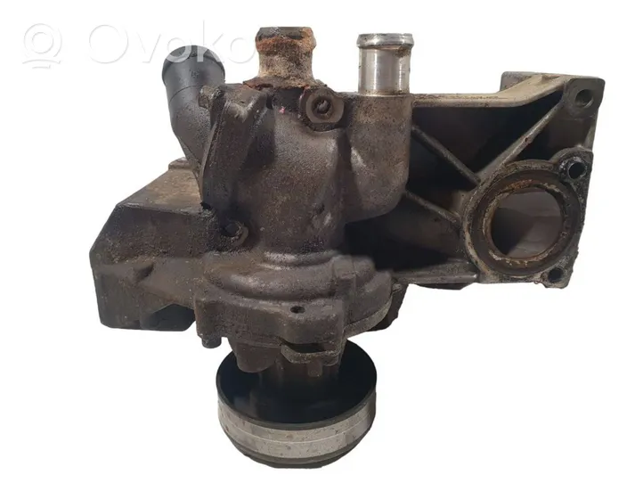 Volkswagen PASSAT B5 Soporte del alternador 028903143AF