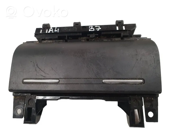 Audi A4 S4 B7 8E 8H Auton tuhkakuppi 8E0857951H