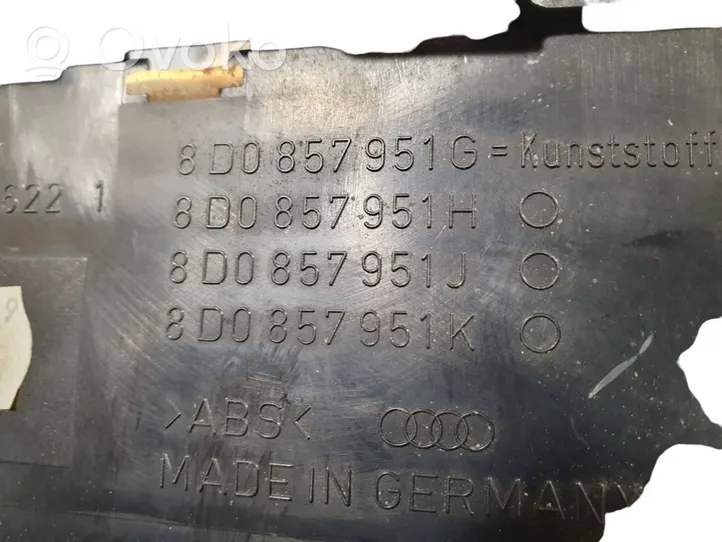 Audi A4 S4 B5 8D Peleninė panelėje 8D0857951H