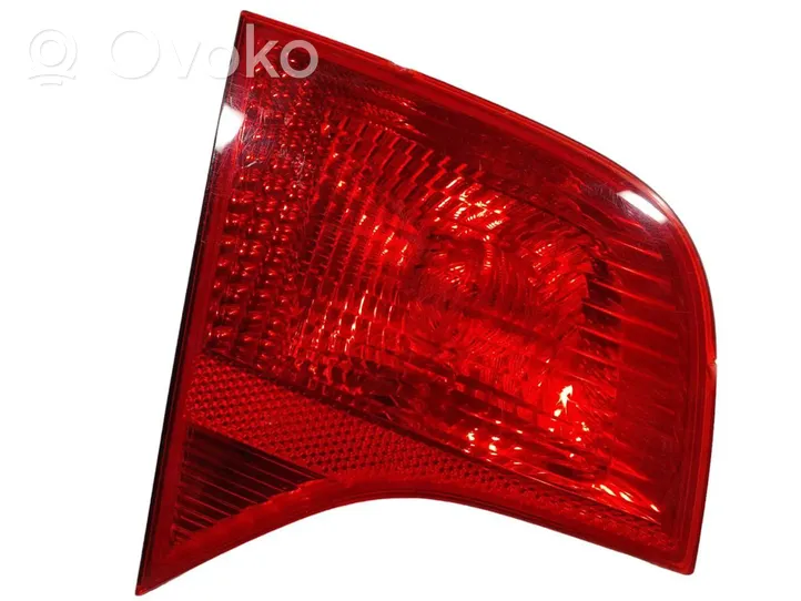 Audi A4 S4 B7 8E 8H Lampy tylnej klapy bagażnika 8E5945093A