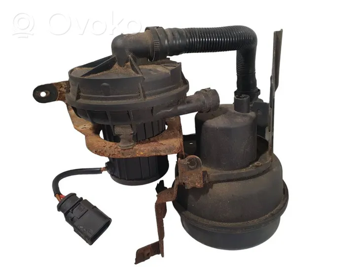 Volkswagen Phaeton Secondary air pump 3D0131083D