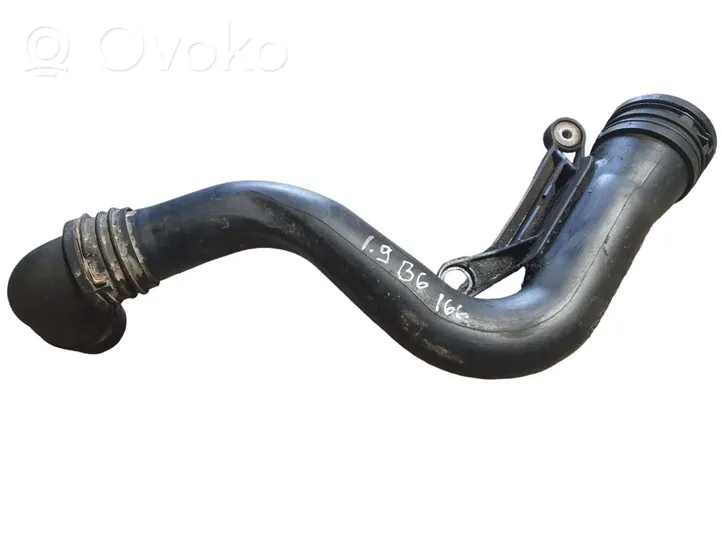 Volkswagen PASSAT B6 Tube d'admission de tuyau de refroidisseur intermédiaire 1K0145762P