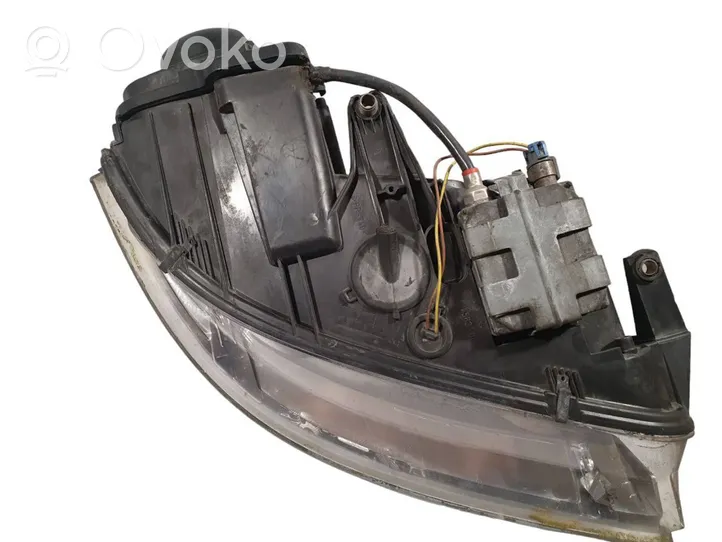 Volkswagen PASSAT B5.5 Lampa przednia 1EL00834007