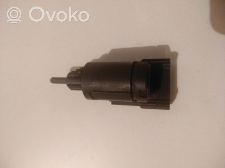 Audi A6 S6 C6 4F Interruptor sensor del pedal de freno 3B0945511