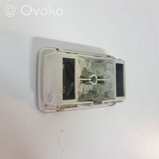 Audi A6 S6 C6 4F Wewnętrzna lampka bagażnika 4L0947123