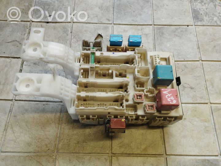 Toyota Yaris Module de fusibles 819800D010