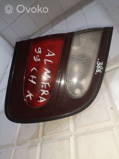 Nissan Almera Luces portón trasero/de freno BA75E