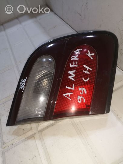 Nissan Almera Lampy tylnej klapy bagażnika BA75E