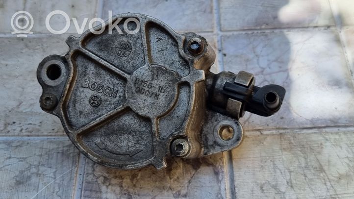 Mazda 3 I Pompe à vide D1561B