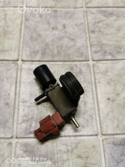 Subaru Legacy Valve vacuum 