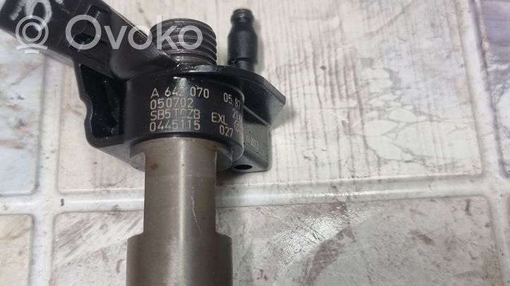 Jeep Grand Cherokee (WK) Fuel injector 0445115027