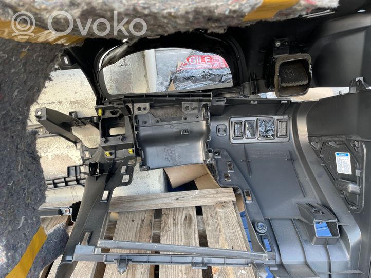 Toyota Corolla Verso AR10 Tableau de bord 553030F010