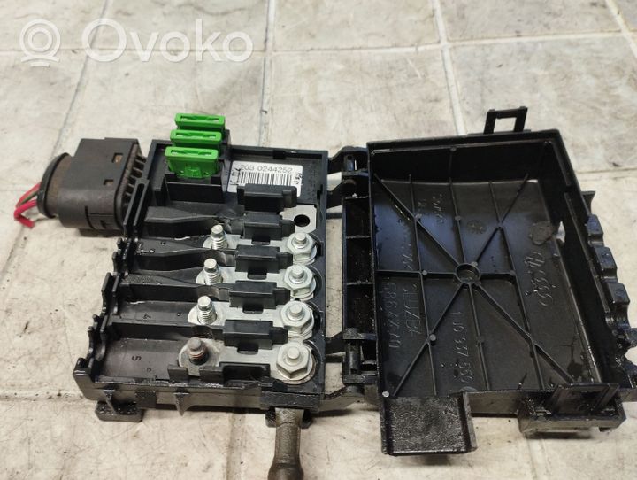 Volkswagen Golf IV Câble de batterie positif 2030244252